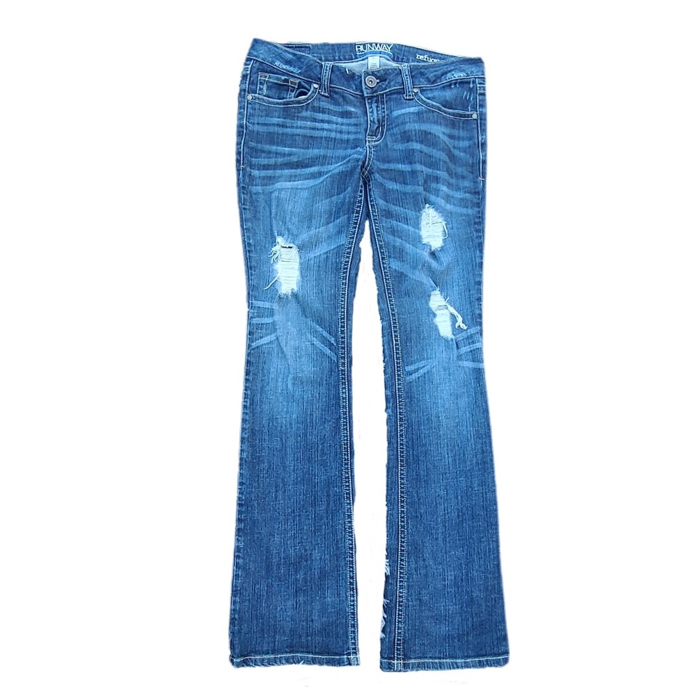 Women REFUGE RUNWAY Everyday Boot Distressed Jeans - Picture 2 of 8